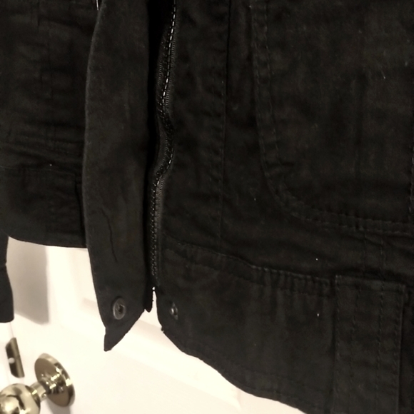 Black Jacket - Picture 4 of 5